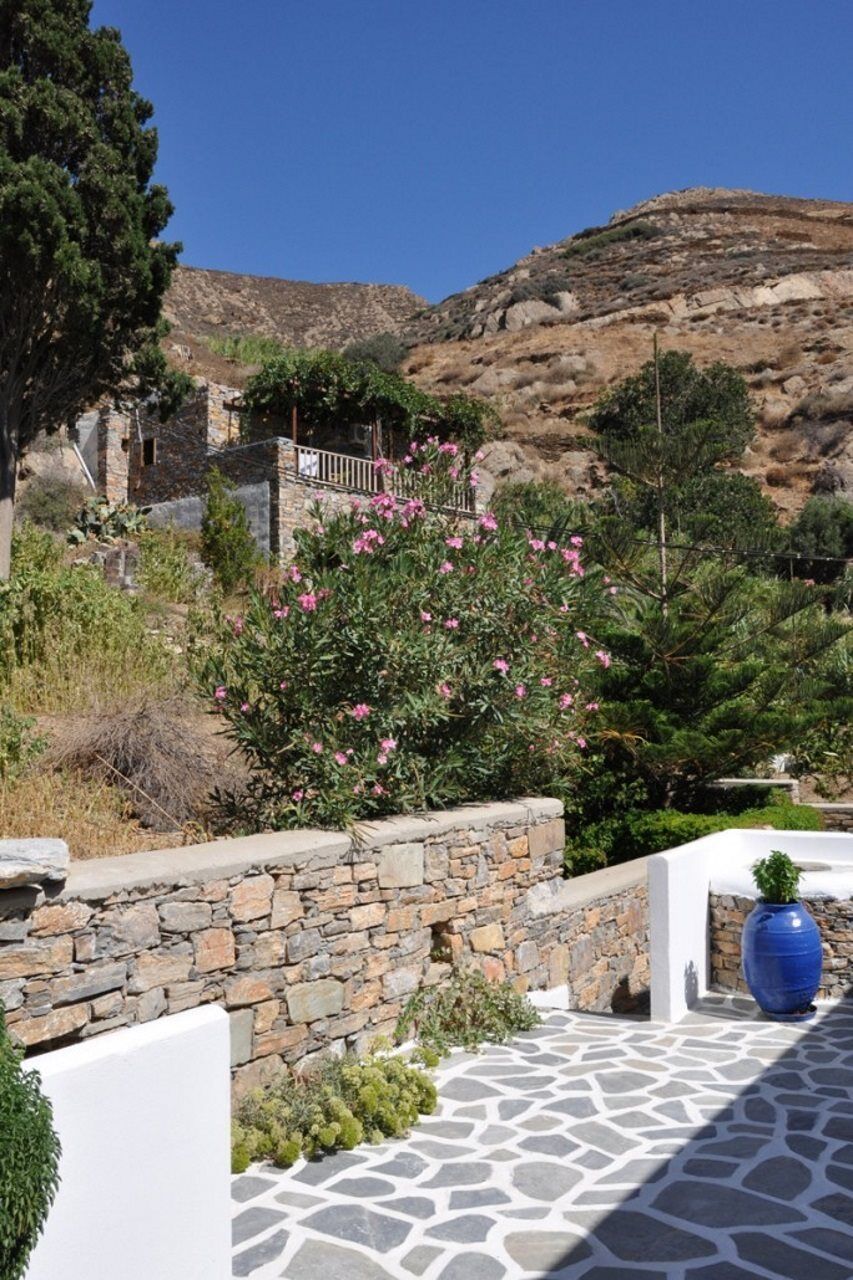 Levrossos Beach Apartments Exterior photo